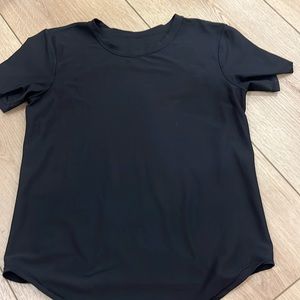black lululemon top